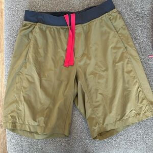 Lululemon Pace Breaker linerless shorts